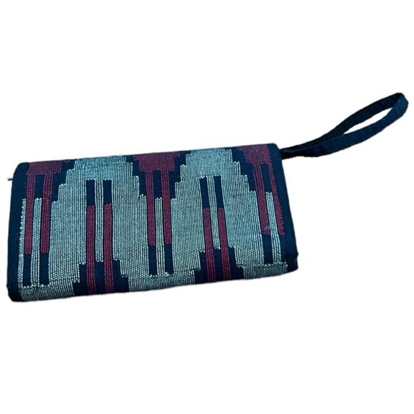 Wallet with snap closure, three zipper pockets and strap - Picture 2 of 8